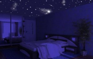 Эффект звездное небо на потолке в спальне